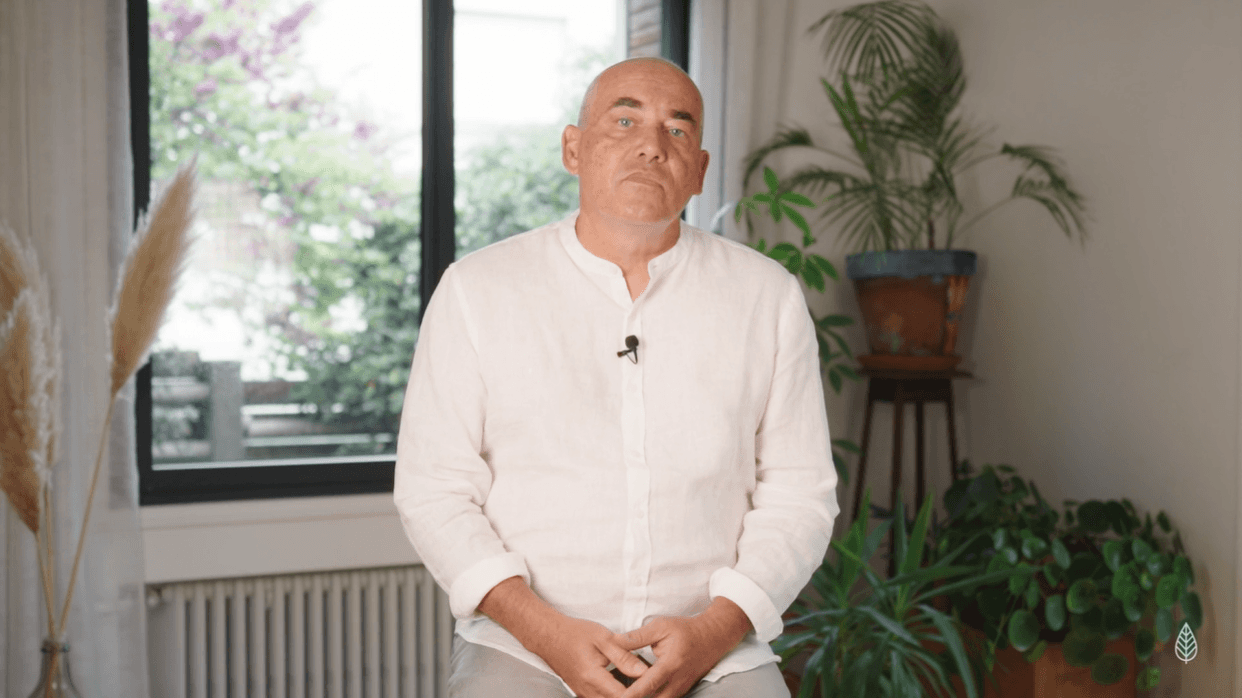 De l'apparente séparation à la non-dualité